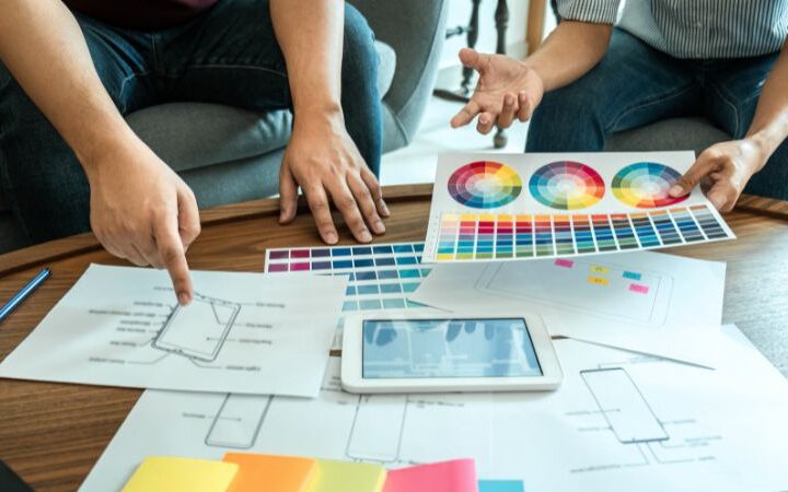 Cómo diseñar una landing page que convierta visitantes en leads (con ejemplos reales)